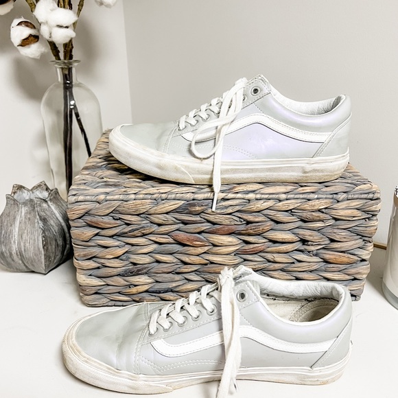 Vans Iridescent Old Skool Leather Lace Up Sneakers Size 9.5 - Picture 3 of 9